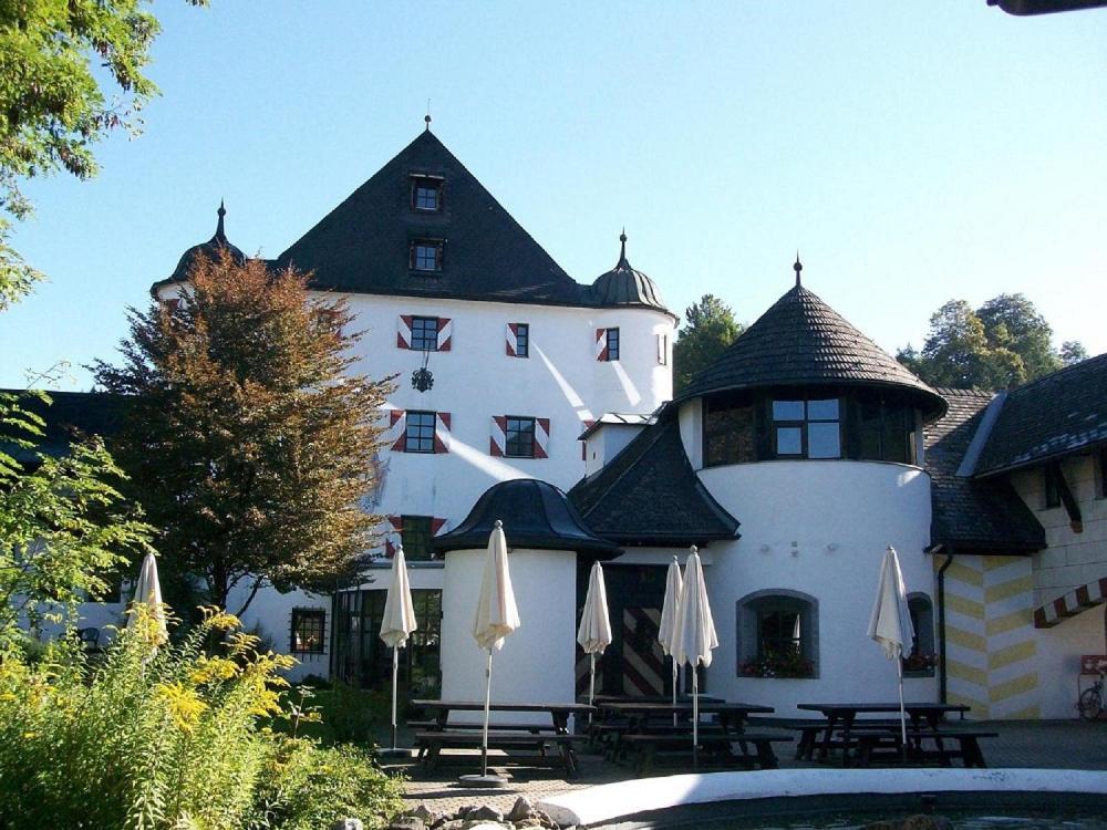 Family Hotel Schloss Rosenegg Fieberbrunn Exterior photo
