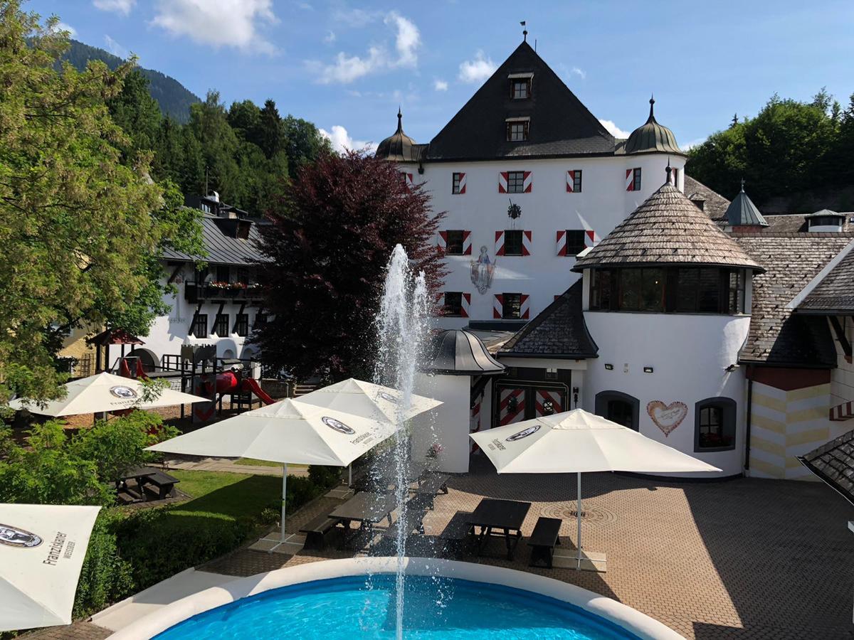 Family Hotel Schloss Rosenegg Fieberbrunn Exterior photo