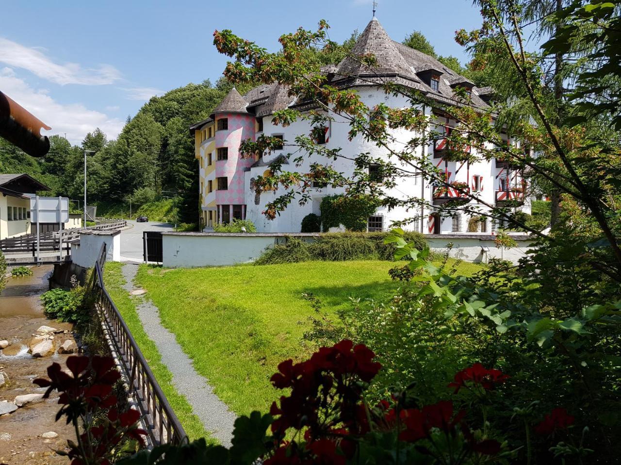 Family Hotel Schloss Rosenegg Fieberbrunn Exterior photo
