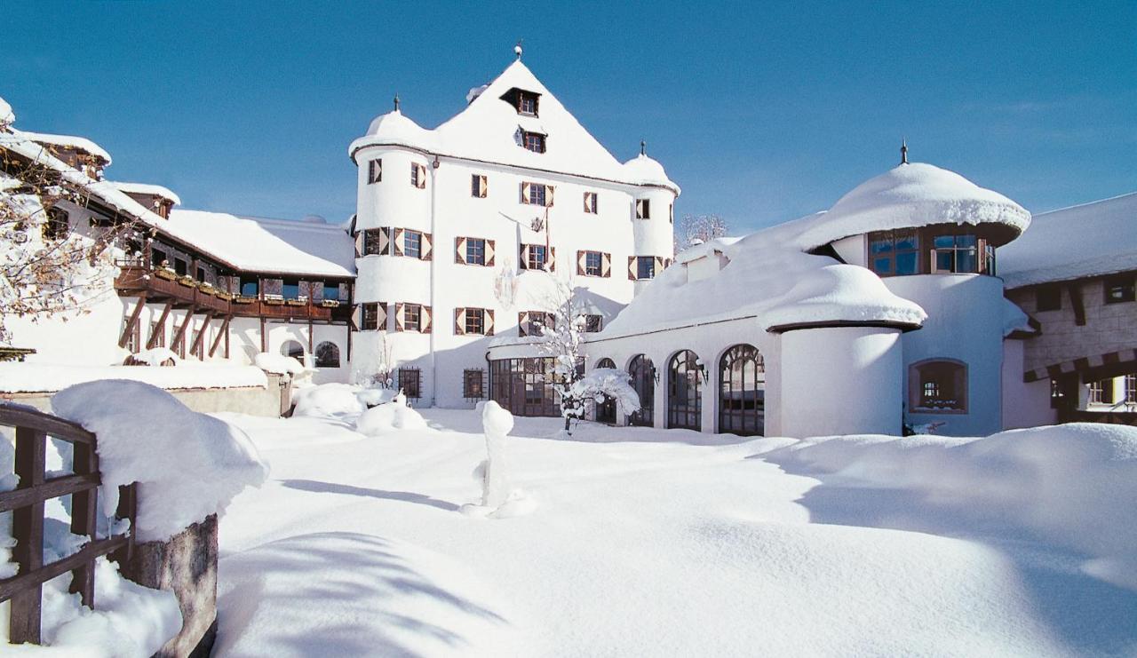 Family Hotel Schloss Rosenegg Fieberbrunn Exterior photo
